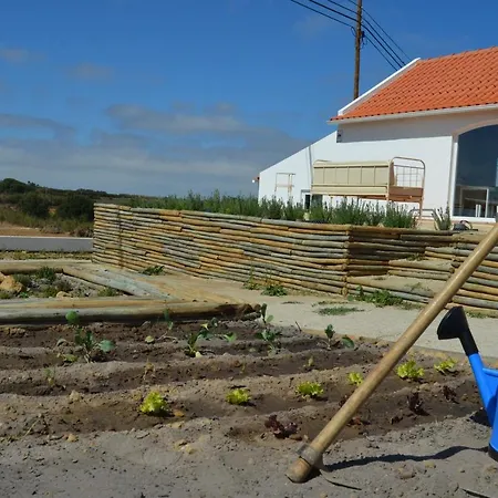 Entre Vinhas & Mar Óbidos