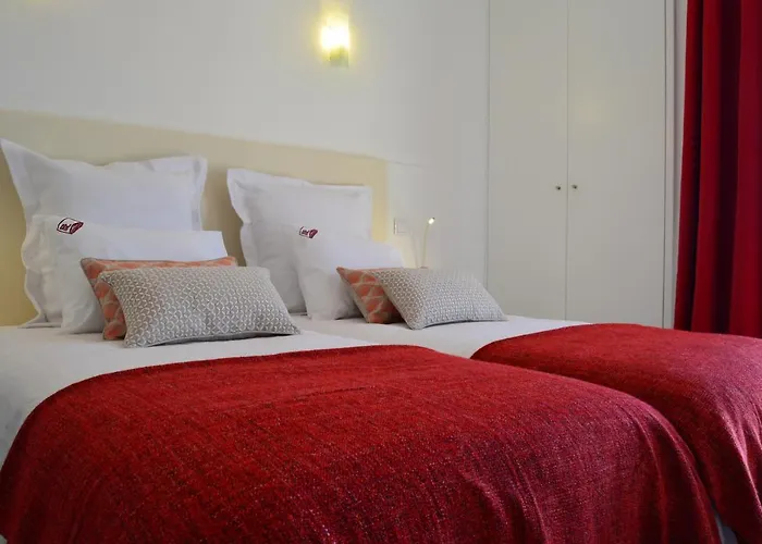 Entre Vinhas & Mar *